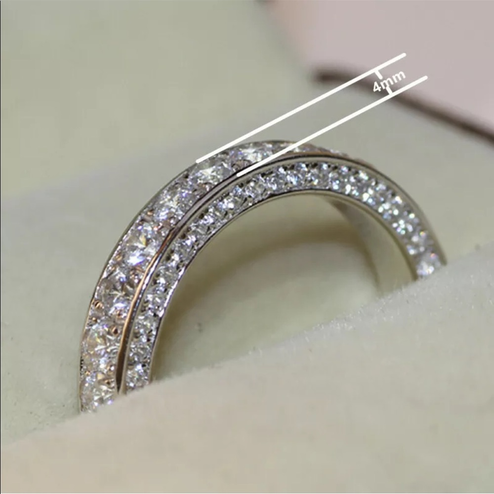 New Gorgeous 925 Silver Cubic Zirconia Ring - Picture 2 of 2